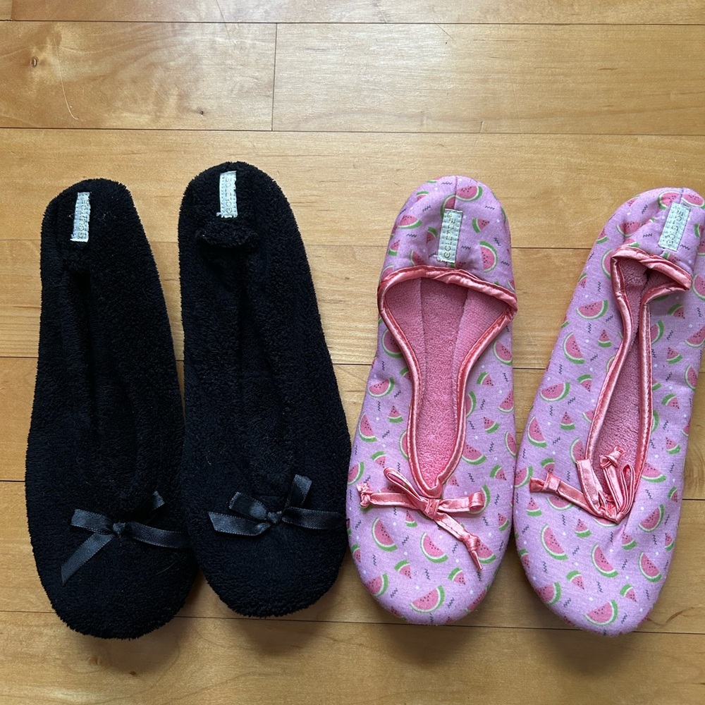 NEW Gold Toe Set 2 Slippers Black & Pink Watermelon Print L 9 Anti Slip Soft